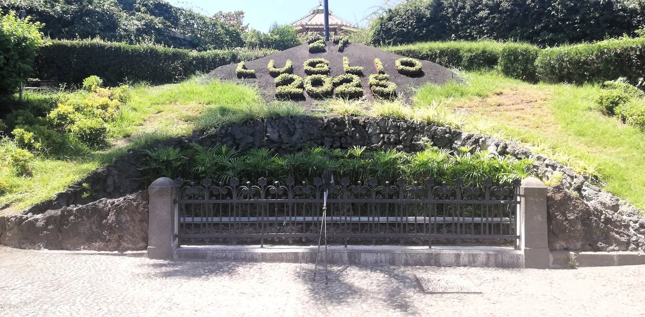 The living calendar, written in plants